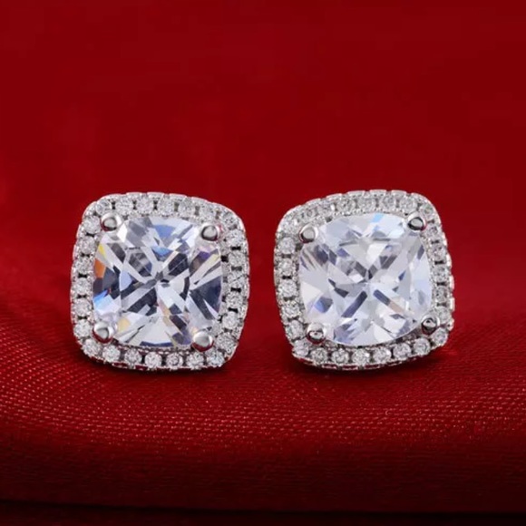 New Women’s 925 Silver Beautiful Diamond Earrings - Picture 5 of 5